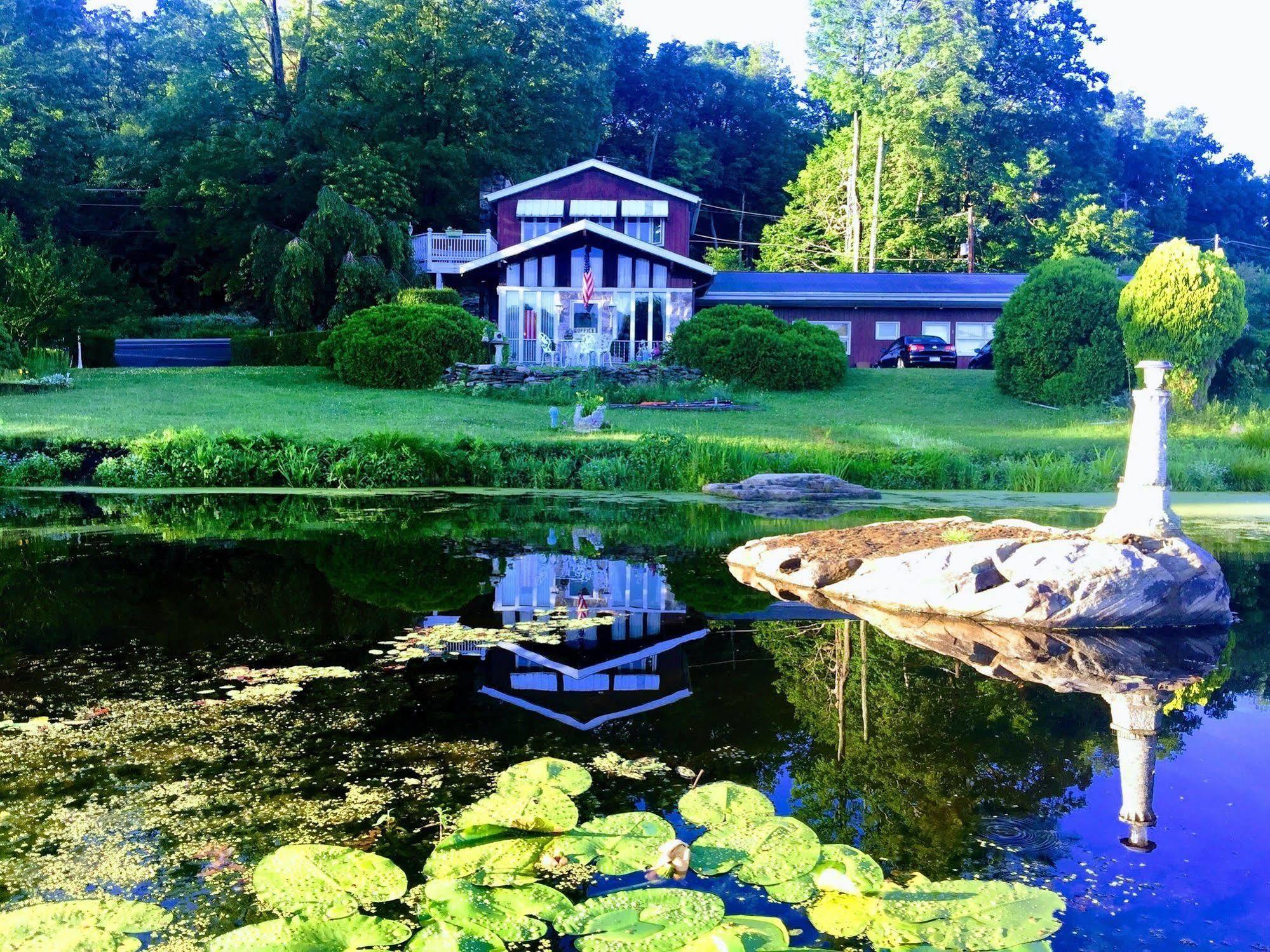 Lake Moc A Tek Inn Lakeville Екстер'єр фото
